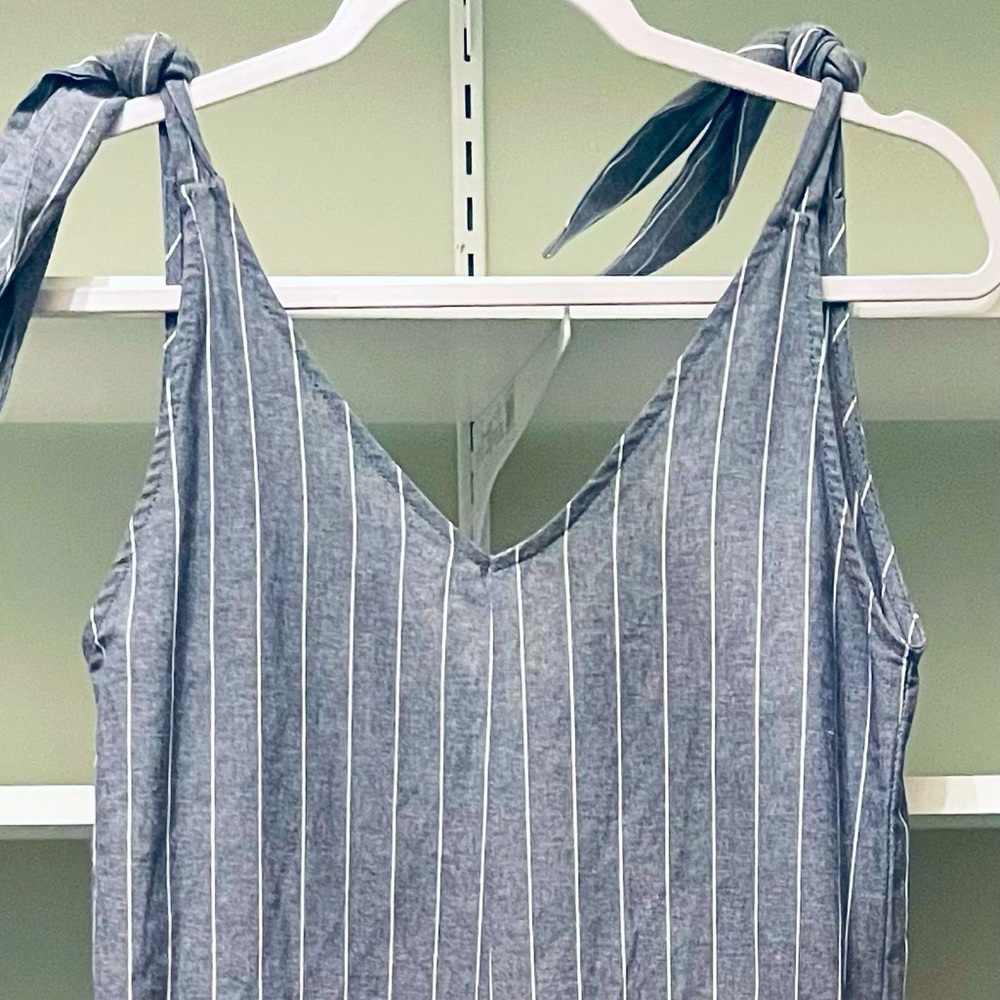 Fantastic fawn NWOT striped chambray maxi romper. Size S fits tts 4-6.